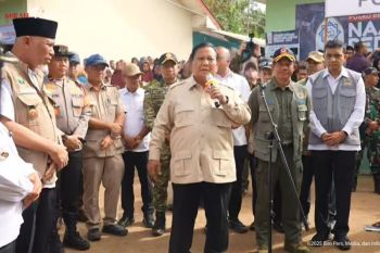 Prabowo targetkan hunian sementara pengungsi Agam rampung satu bulan