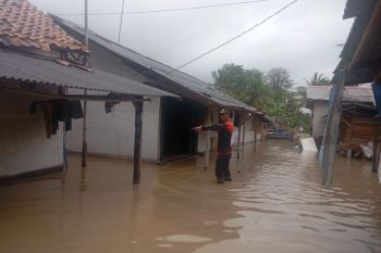 Ratusan rumah di tiga kecamatan Kota Serang terendam banjir