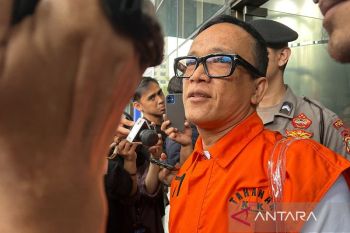 Mantan Wamenaker Immanuel Ebenezer hadapi sidang perdana pemerasan K3