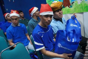 BRINS bagikan bantuan Natal, dari sembako hingga alat ibadah