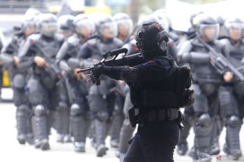 Latihan gabungan darurat keamanan penerbangan di Bandara Djalaluddin