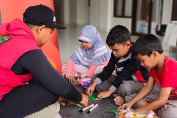 Saat Dongeng Menjadi Obat, Telkomsel Hadirkan Pendampingan Psikososial bagi 2.000 Anak Terdampak Bencana di Sumatera