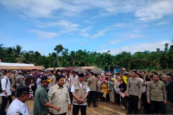 Prabowo Subianto tinjau pembangunan hunian sementara di Agam