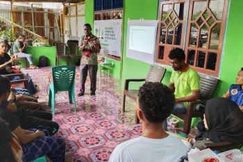 Dinas Pertanian Kota Sorong latih penyandang disabilitas budi daya sayuran