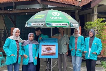 Mahasiswa PTI UMS terapkan desain grafis untuk UMKM, dorong pembelajaran berdampak