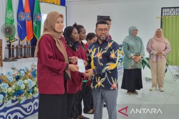 Universitas Muhammadiyah Papua Barat salurkan beasiswa KIP kuliah untuk 70 mahasiswa