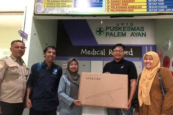 Pemkab Agam pasang 16 starelink permudah komunikasi di daerah bencana