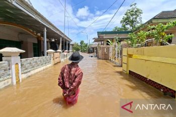 Banjir selama tiga hari lumpuhkan aktivitas warga Padarincang Serang