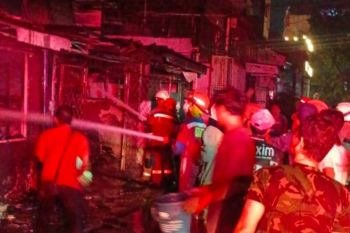Lima orang tewas akibat kebakaran gudang aksesoris di Penjaringan