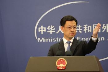 Menlu China bicara dengan menlu Kamboja dan Thailand