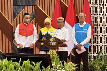 Menteri Bahlil pastikan stok BBM-listrik aman jelang Natal-tahun baru