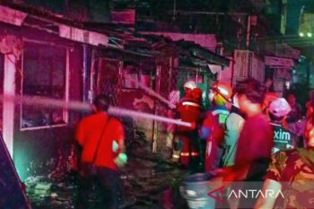 Lima orang tewas dalam kebakaran gudang produksi aksesoris di Penjaringan