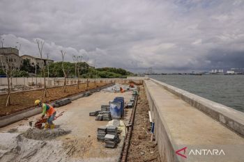 "Groundbreaking" Giant Sea Wall dijadwalkan pada September 2026