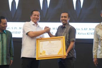 Dinas Perindustrian NTB raih predikat informatif pada Anugerah KIP