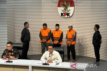 Bupati Bekasi Ade Kuswara minta maaf usai jadi tersangka dugaan suap