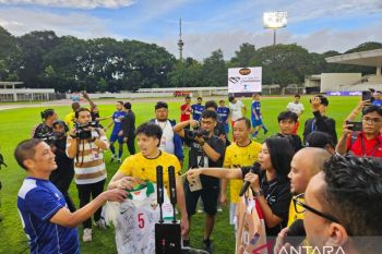 Laga sepak bola untuk Sumatera berhasil mengumpulkan dana sebesar Rp265 juta