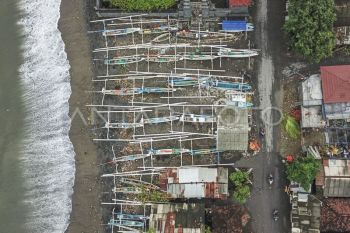 Kampung nelayan di pesisir NTB menjaga asa