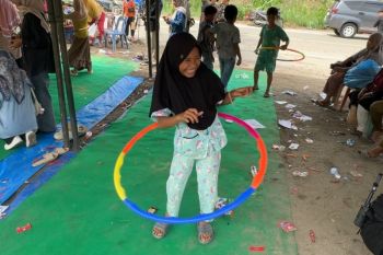 TNI provides trauma healing for children after deadly Aceh floods