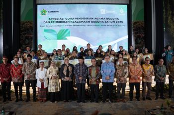 30 guru agama Buddha terima apresiasi Kemenag
