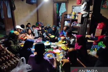 3.878 warga Agam masih mengungsi dampak bencana hidrometeorologi