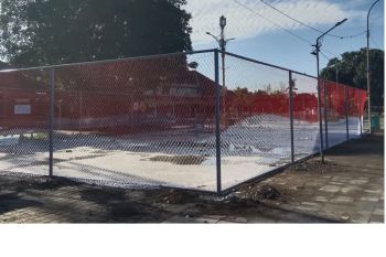 Lapangan futsal disiapkan di Pantai Ampenan Mataram