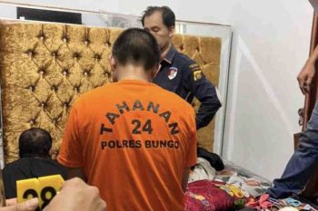 Reka ulang pembunuhan dosen di Bungo pelaku bunuh korban gunakan sapu