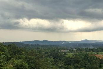 Awan Lenticularis bukan penanda badai menurut BMKG Lampung