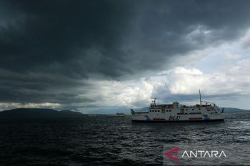 BMKG peringatkan gelombang tinggi dipicu Bibit Siklon Tropis 93S di Samudra Hindia