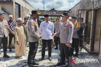 Kapolda Sumut tinjau Mapolsek Muara Batang Gadis pascapembakaran