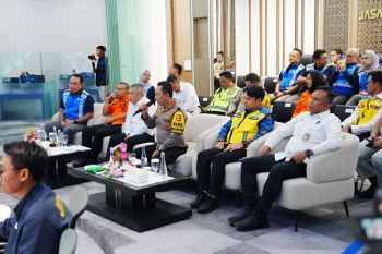Kapolri tinjau "command center" guna pastikan mudik Nataru aman