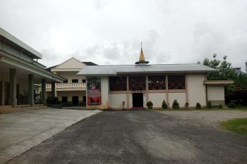 Bela rasa bencana alam Aceh - Sumatera, Gereja Katolik Regina Pacis Tanjungpandan rayakan Natal sederhana