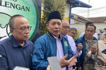 Menkop ingin kebijakan impor susu skim bisa dikurangi demi kuatkan koperasi