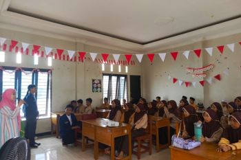 Tim UMPR berikan ekstrakurikuler Bahasa Inggris Kreatif bagi siswa