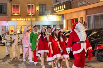 Christmas parade meriahkan liburan akhir tahun di Gading Serpong