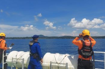 Tim SAR gabungan perluas pencarian 8 ABK KM Maulana terbakar di Tanggamus