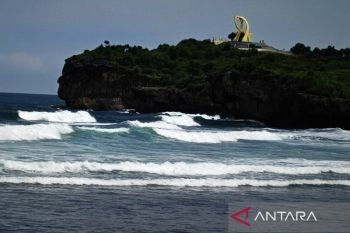 BMKG: Potensi gelombang laut tinggi empat meter 23-26 Desember