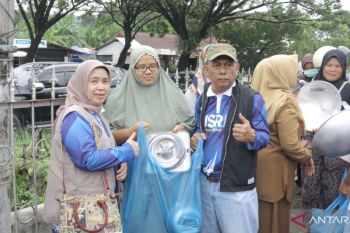 Strategi pemulihan UMKM pasca banjir bandang di Sumatera Barat melalui penguatan manajemen usaha dan strategi digital marketing