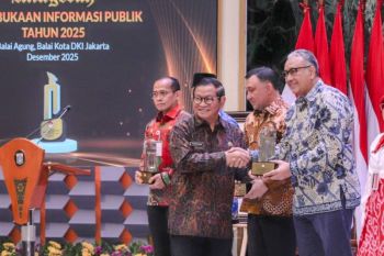 PT JIEP sabet Badan Publik Informatif Terbaik di kategori BUMD DKI