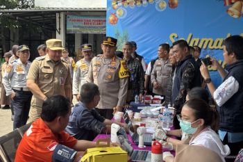Tes urine dan kesehatan sopir bus Tanjung Priok