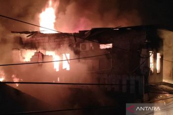 Kebakaran Wijaya Kusuma Jakbar paksa ratusan warga mengungsi