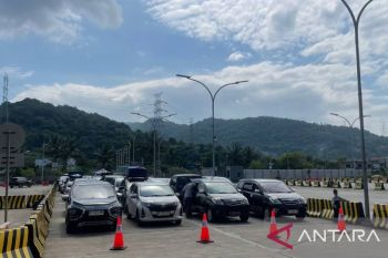 Puncak arus mudik Natal di Pelabuhan Merak diprediksi 23-24 Desember