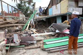 BNPB deploys 220 students to verify flood, landslide damage in Aceh