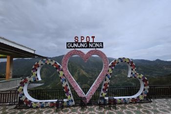 Menikmati Gunung Nona di Enrekang sebelum ke Toraja