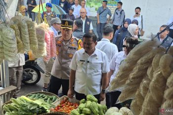 Pemkab Sumedang mengintensifkan pantauan harga pangan jelang akhir tahun