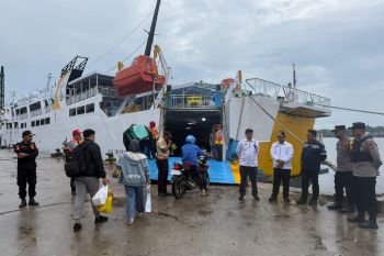 Sehari jelang Natal, ratusan penumpang bertolak dari Pelabuhan Sampit