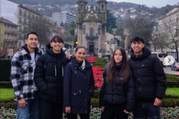 Selebritas yang merayakan Natal di luar negeri