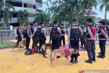 Enam satwa K-9 Polda Kepri dikerahkan untuk sterilisasi gereja jelang Natal