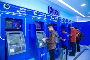 Indonesia's ATM networks shrink as digital banking surges