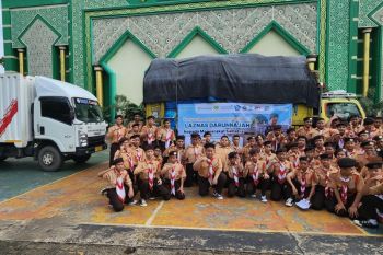 Laznas Darunnajah gandeng Pesantren di Jabodetabek bantu korban bencana Sumatra