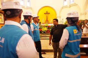 Pastikan kelistrikan andal, Dirut PLN tinjau kesiapan Natal 2025 di Gereja Katedral Semarang